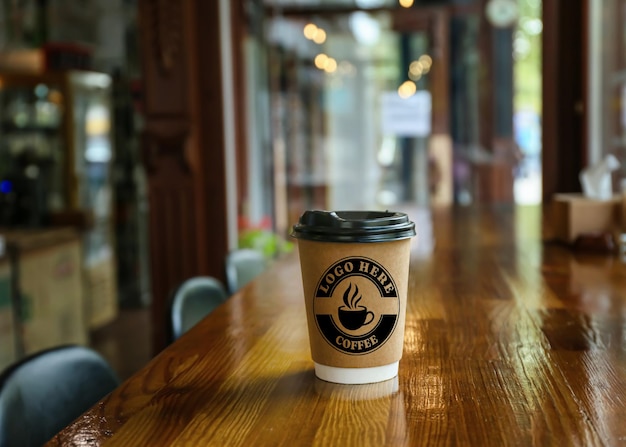 Mockup van een kop koffie om mee te nemen