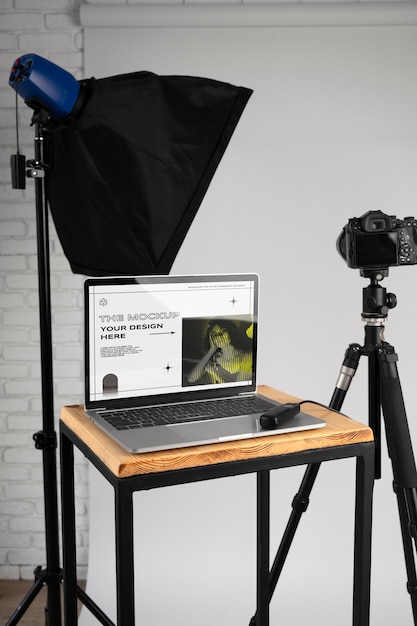 PSD mockup van het apparaat in de fotostudio