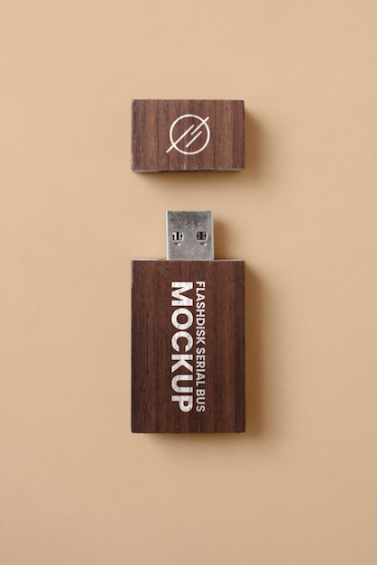 Mockup voor accessoires van metaal, hout en veganistisch leer