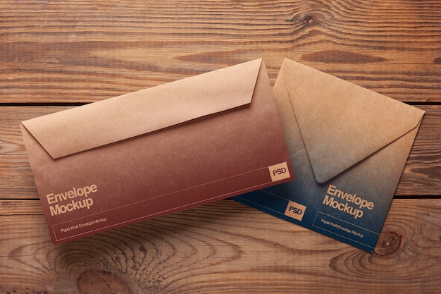 PSD mockup voor kraftpapier-envelop