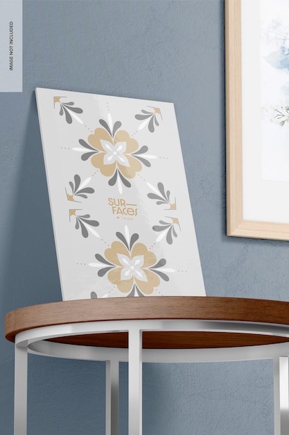 Mockup voor woonkamer met keramische tegels, lage hoekweergave