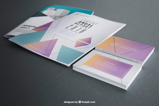 Mockup con due copertine e biglietti da visita