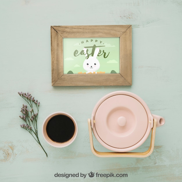 PSD model mockup van de lente met frame en koffie