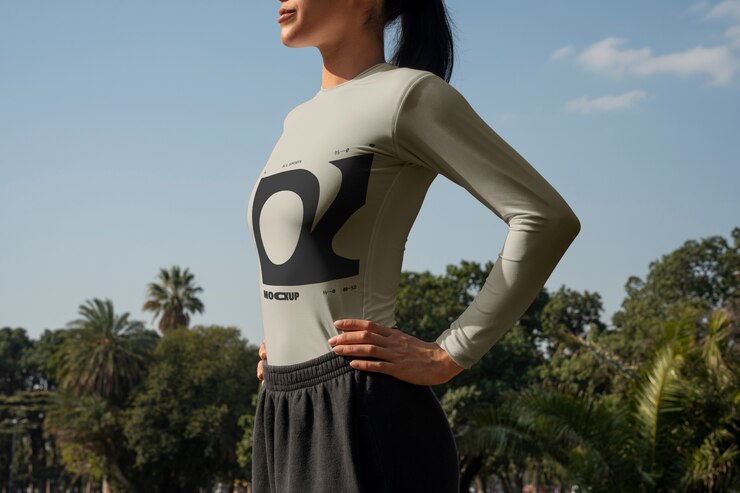 PSD model van een thermisch t-shirt voor volwassenen