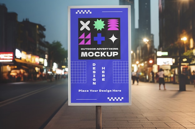 Modelle van buitenreclame in maximalistische stijl