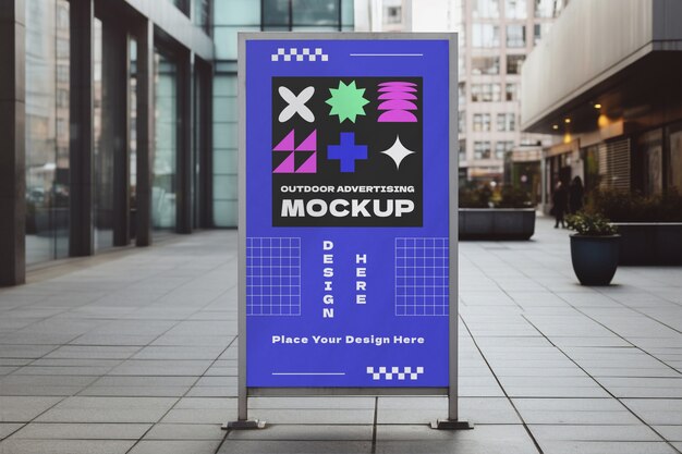 Modelle van buitenreclame in maximalistische stijl