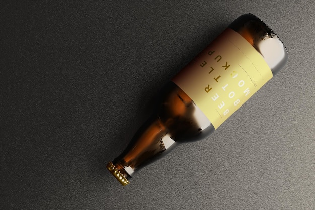 PSD modellen met donkere amberkleurige bierflesjes