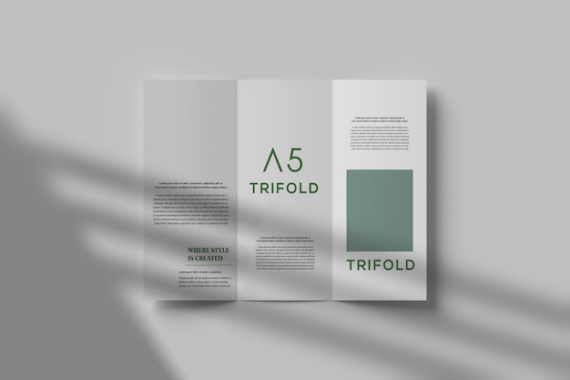 Mockup brochure moderno a tre ante