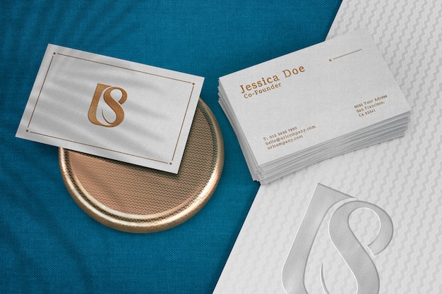 Modern visitekaartje mockup getextureerd goud