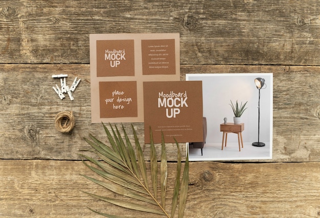 Mock-up moodboard con fondo in legno