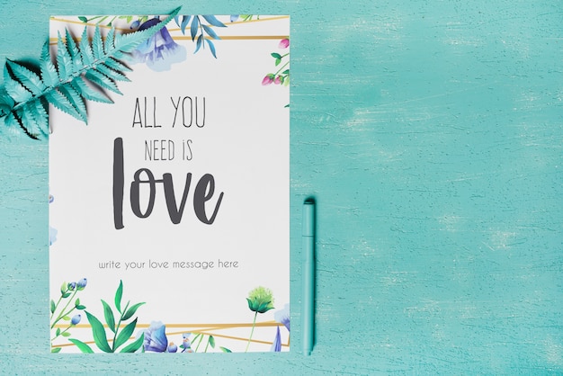 Mooie cover mockup met florale decoratie