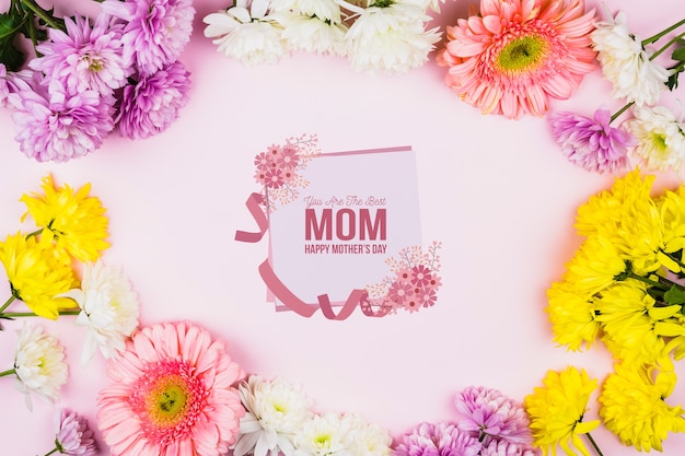 PSD mothers day card mockup with flowers