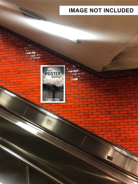 Mockup di poster del film in metropolitana