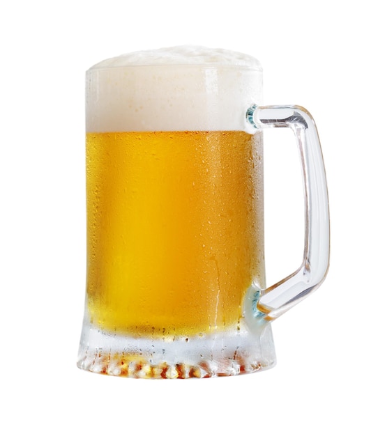透明な背景に隔離されたビールのカップ