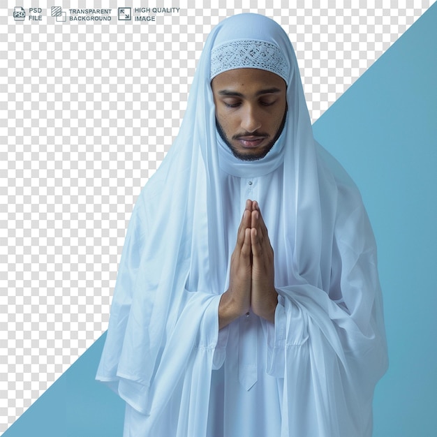 PSD Мусульманский азиатский мужчина, молящийся в традиционной одежде, портрет ихрама, изолированный на прозрачном фоне