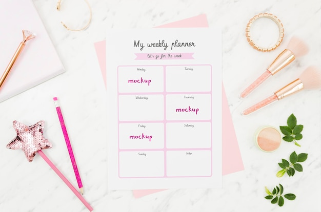 My weekly planner with make-up brushes