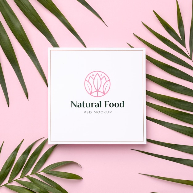 PSD mock-up di cibo naturale con foglie