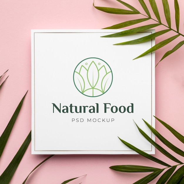 PSD mock-up di cibo naturale con foglie