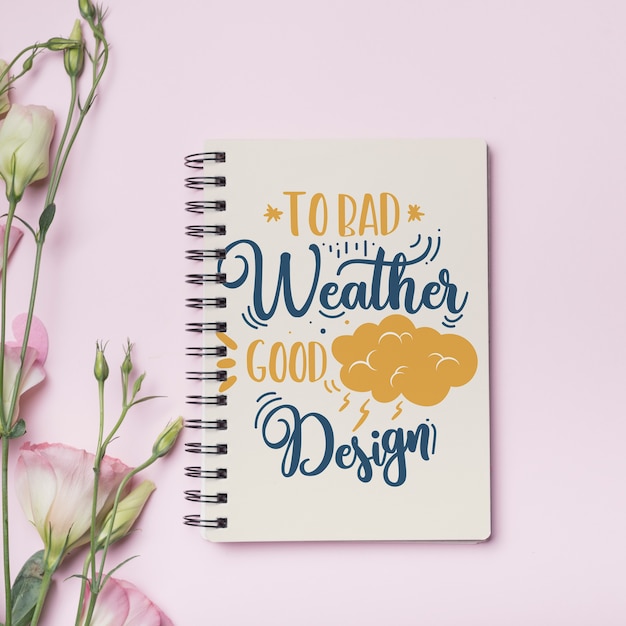 PSD mockup di notebook con il concetto floreale