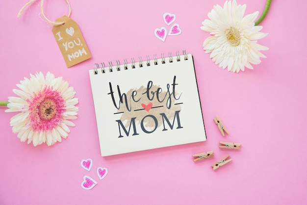 PSD notepad mockup with flat lay mothers day composition