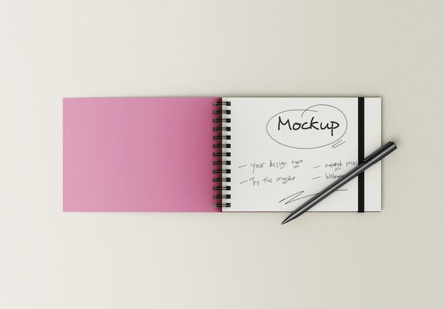 PSD mockup di blocco note con una penna