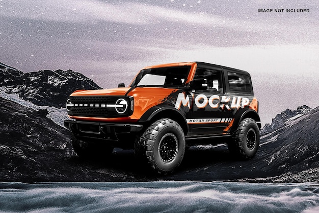 PSD off-road auto mockup met berg achtergrond