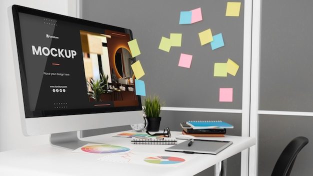 PSD コンピューターとオフィスデスクのモックアップ