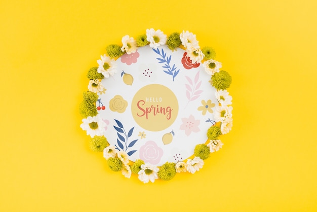 PSD okrągły szablon papieru z kwiatami na wiosnę