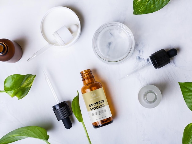 ontwerp van een mock-up van een cosmetische druppelfles