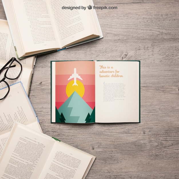 Aprire il libro di mockup