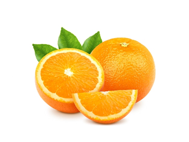Oranje vrucht en Oranje gesneden met groene bladeren doorzichtige achtergrond