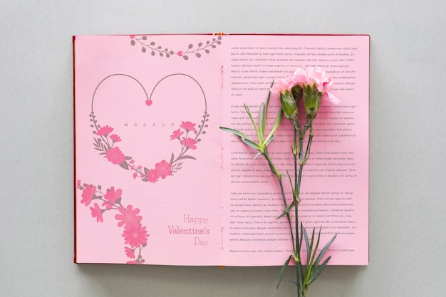 Otwórz książkę makieta z kwiatem dla valentine