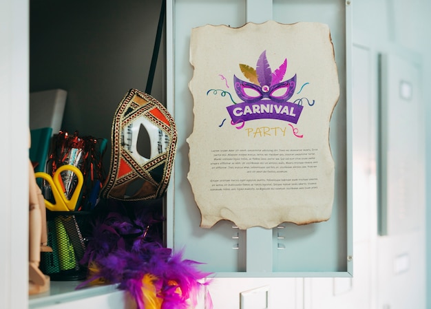 PSD mockup di pagina di carta con il concetto di carnevale