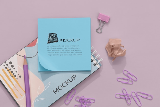 PSD mock-up di note adesive di carta