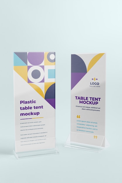 Mockup di tenda da tavolo di carta isolato