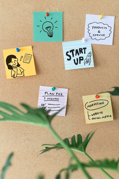 Papier mockup psd memo notities psd vastgespeld op corkboard