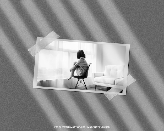 Papieren fotolijst polaroid mockup met zwart wit effect sjabloon premium psd