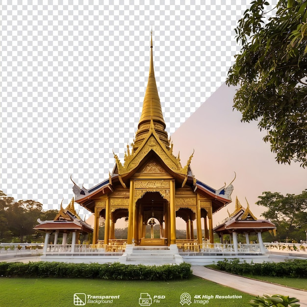 Paviljoen in Thaise stijl met een gouden klokkentoren tegen een doorzichtige achtergrond geïsoleerd