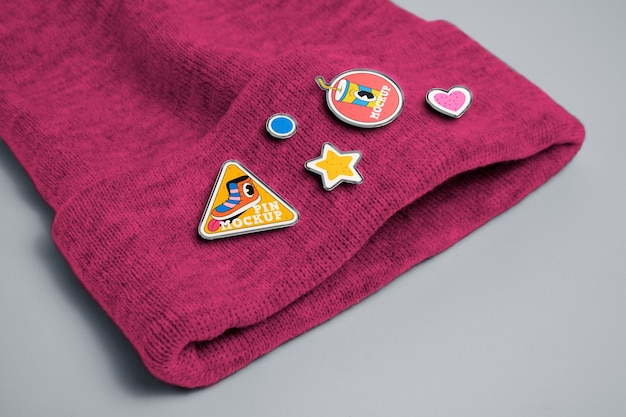 Pins mockup on beanie nat