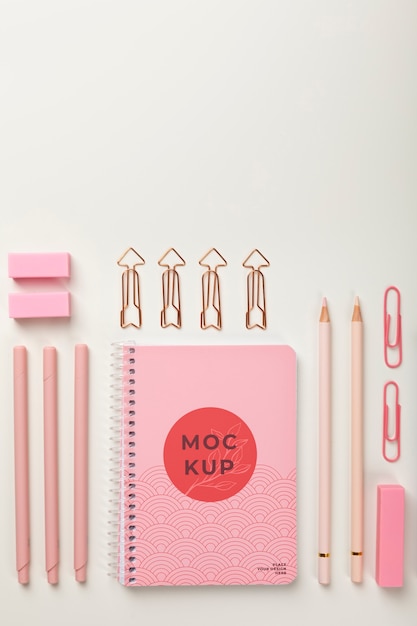 PSD mock-up planner con cancelleria per ufficio