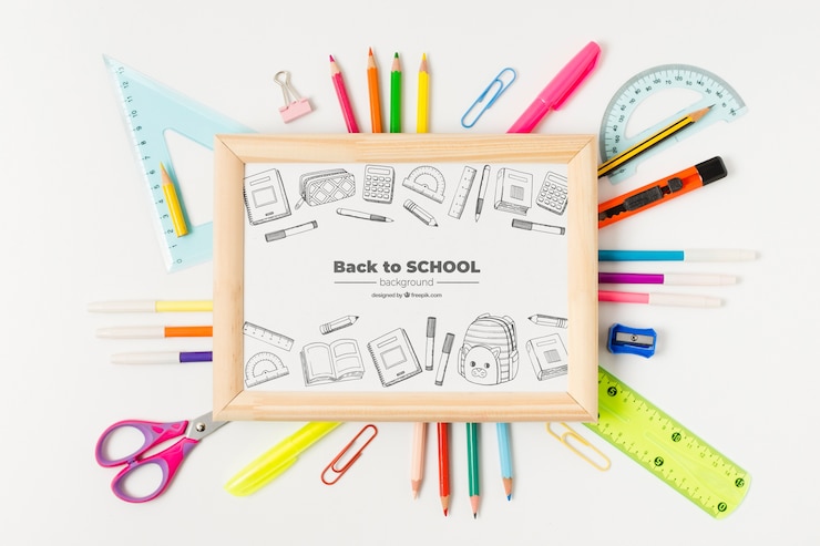 PSD plat bord met benodigdheden voor school