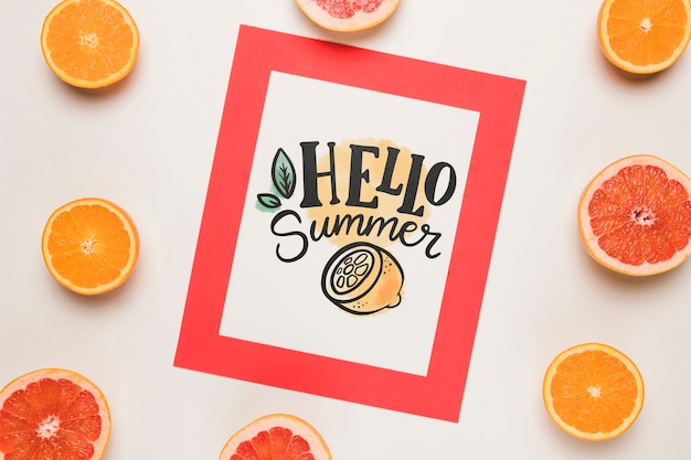 PSD plat leggen papieren kaart mockup met zomerfruit