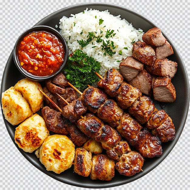 透明な背景に色とりどりのダイピングソースで提供されるグリルチキンスキーバーの皿