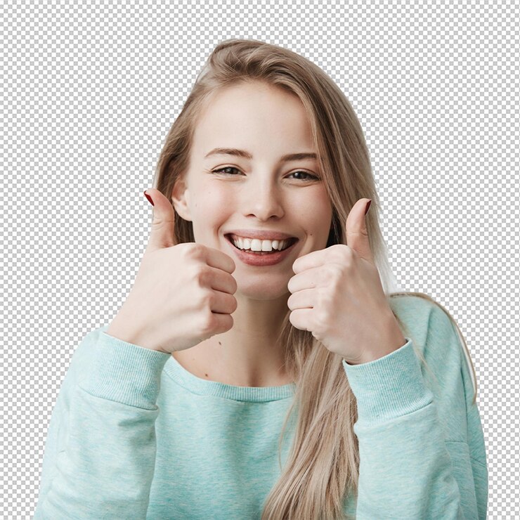 PSD portret pozytywnej blondynki z szerokim uśmiechem i podniesionymi kciukami