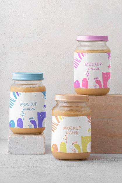 PSD potten met babyvoeding assortiment mockup