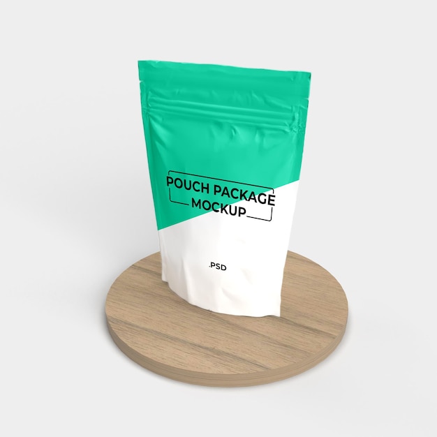 PSD pouch mockup in plastica con supporto in legno