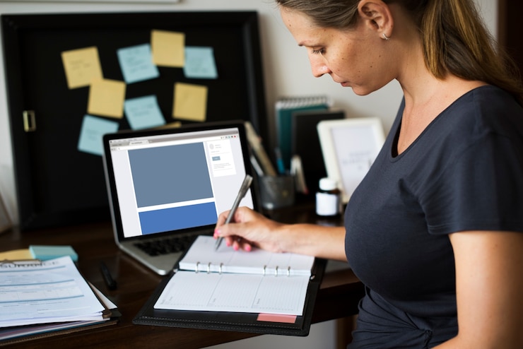 PSD pregnant woman is working
