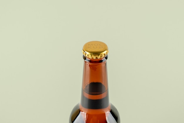 PSD projekt makiety butelki piwa alkoholowego