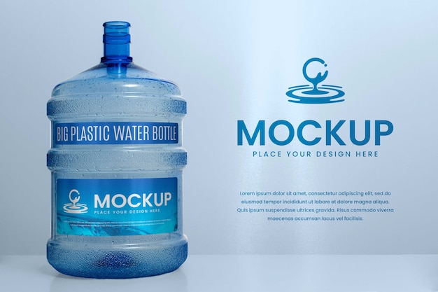 PSD projekt makiety dużej plastikowej butelki wody
