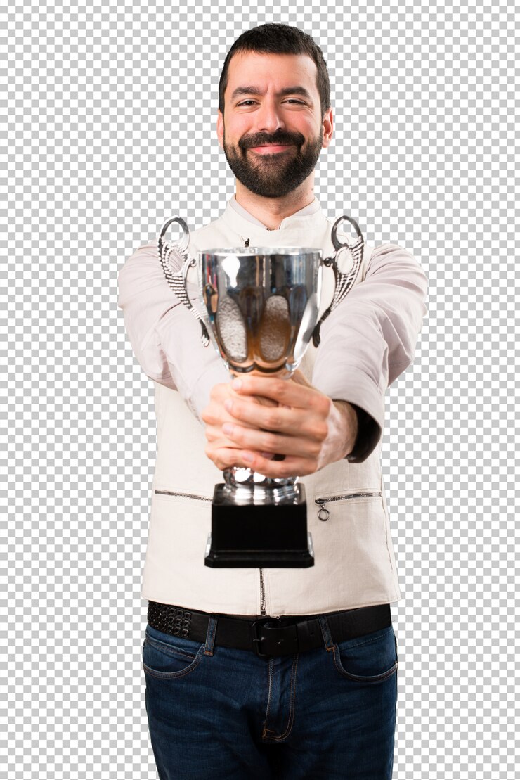 PSD przystojny mężczyzna trzyma trofeum z kamizelką